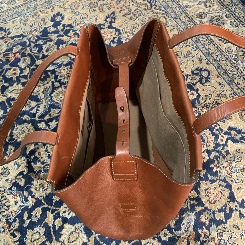 Frye Like new. Excellent condition.